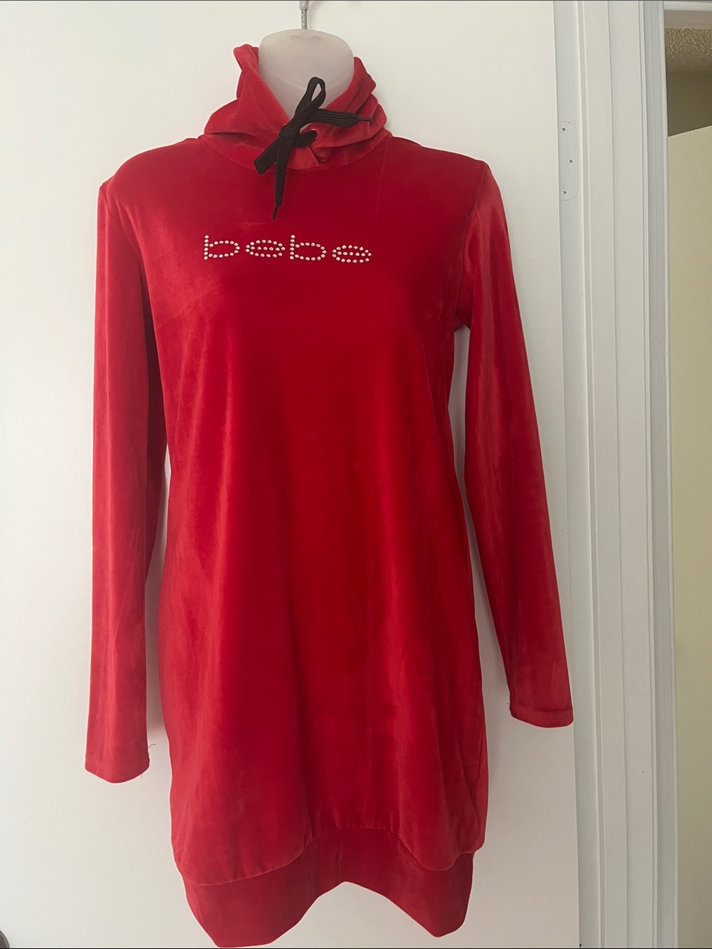 bebe Red Velvet Long-Sleeve Hoodie Dress with Rhinestone Logo small